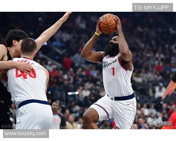 勇士与快船激战11月5日NBA赛场巅峰对决引发球迷热议